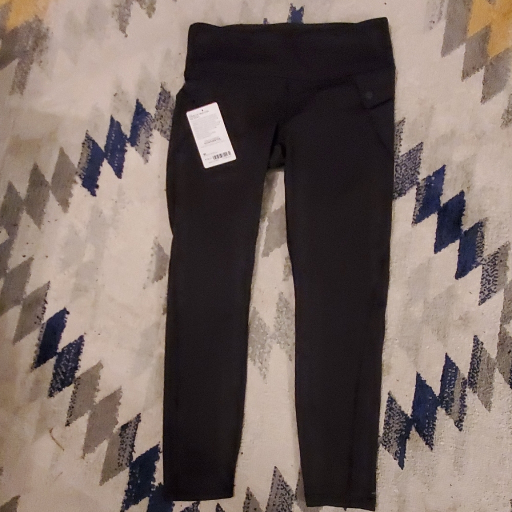 NWT Athleta Stealth Trucool 7/8 tights M Medium